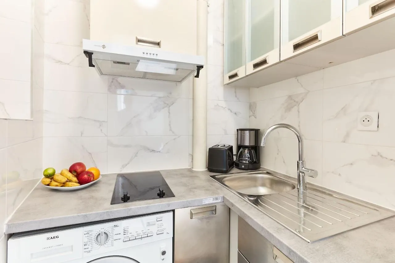 Eiffel Tower - Latin Quarter City Apartment Paris France